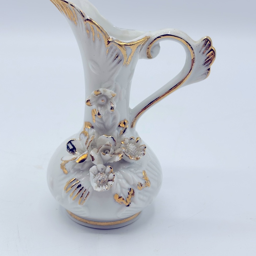 VTG mini Sophia Ann Elegant White and Gold Floral Pitcher/ vase . 4 1/4" T - Picture 8 of 9